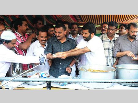 ബീഫ് നിരോധനമോ...? നമ്മളോട് കളിച്ചാല്‍ ഇങ്ങനെയിരിക്കും