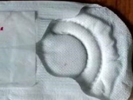 സ്ത്രീ പീഡനങ്ങള്‍ക്കെതിരെ സാനിറ്ററി നാപ്കിനുമായി പ്രതിഷേധം