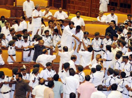 പ്രതിപക്ഷം ചെയ്തത് മാത്രം കുറ്റം... അപ്പോള്‍ സ്പീക്കര്‍ നിഷ്പക്ഷനല്ലേ?