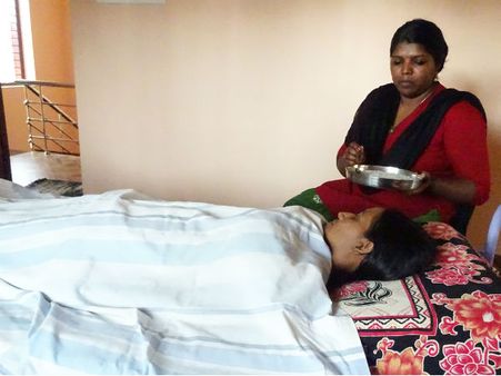 കിടപ്പിലായ വൃദ്ധജനങ്ങള്‍ക്കും ആശ്രയമാകുന്ന പുലോമജ സൊസൈറ്റി