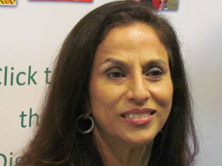 മഹാരാഷ്ട്രയില്‍ ബീഫിന് പുറമേ സിനിമയ്ക്കും നിരോധനം? ശോഭാ ഡേയോട് എന്തിനിങ്ങനെ