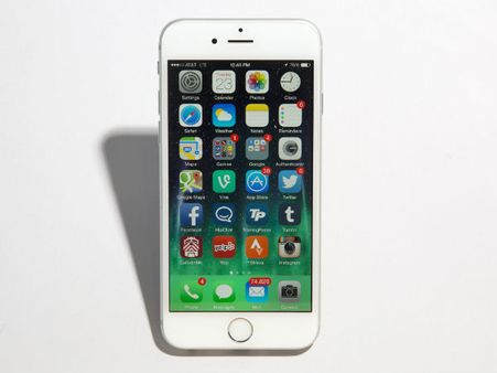 ഐ ഫോണ്‍ സാംസങ് തര്‍ക്കം; കൂട്ടുകാര്‍ തമ്മിലടിച്ചു