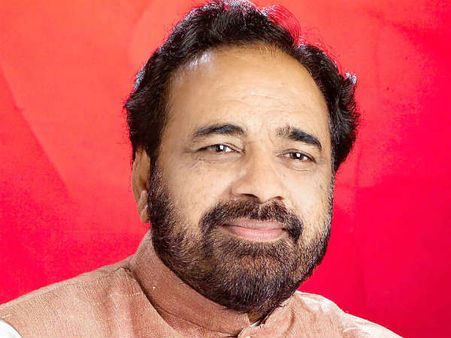 മന്ത്രിയുടെ മക്കള്‍ക്ക് സമൂഹവിവാഹ ചടങ്ങില്‍ താലികെട്ട്