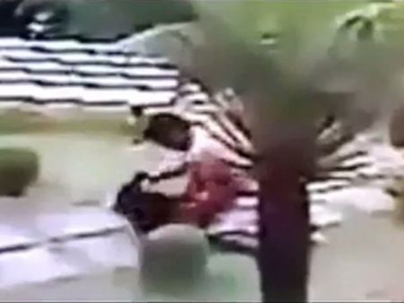 സൗന്ദര്യം കൂടിയ ഭാര്യയെ ഭര്‍ത്താവ് 11 തവണ നടപ്പാതയില്‍ തലയിടിച്ചതിനു ശേഷം വെടിവെച്ചു കൊന്നു