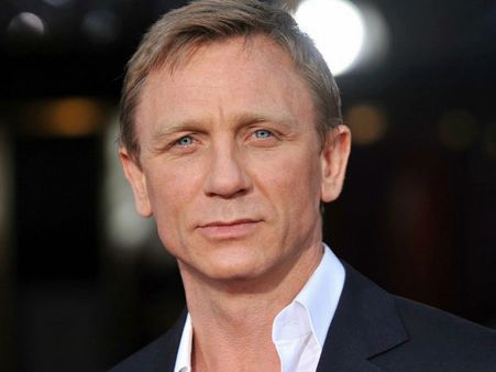 ഫോണ്‍ കൈയ്യില്‍ പിടിക്കാന്‍ ദാനിയേല്‍ ക്രെയ്ഗിന് ലഭിച്ചത് 50 ലക്ഷം ഡോളര്‍