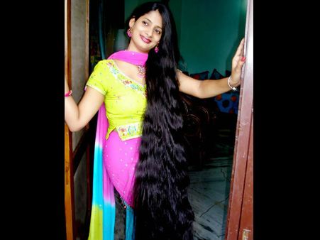 നീളന്‍മുടിയില്‍ ലോകറെക്കോര്‍ഡ് തീര്‍ക്കാന്‍ ഇന്ത്യന്‍ സുന്ദരി... മുടിയുടെ വീഡിയോ കാണാം