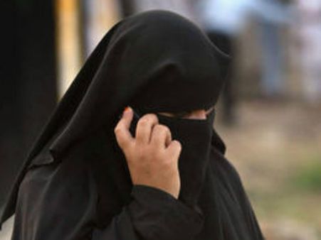 പര്‍ദ്ദ നിരോധിയ്ക്കുന്നു, കാരണം കേട്ടാല്‍ ഞെട്ടും