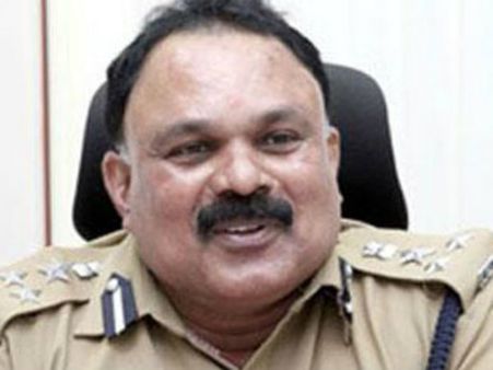 പരീക്ഷയ്ക്ക് കോപ്പിയടിച്ചു, തൃശ്ശൂര്‍ ഐജി പിടിയില്‍