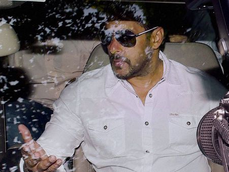 സല്‍മാന്‍ഖാന്റെ ശിക്ഷ; സയാമീസ് ഇരട്ടകള്‍ നിരാഹാരത്തില്‍