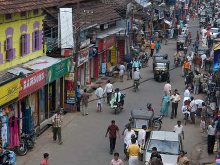 മിഠായി തെരുവില്‍ തീപിടിച്ചതോ... അതോ തീ പിടിപ്പിച്ചതോ
