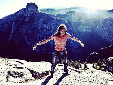 ആകാശച്ചാട്ടത്തിനിടെ മരിച്ച ഡീന്‍ പോട്ടറിന്റെ സാഹസിക ചിത്രങ്ങള്‍...