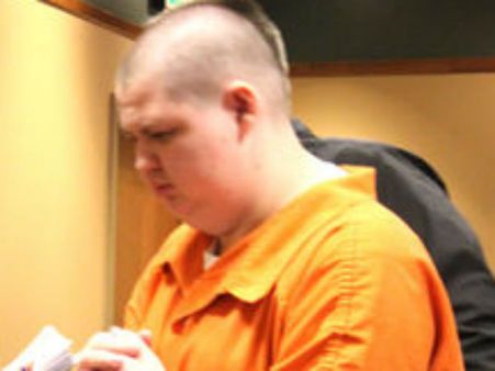 തല്ലിയതിന് മുത്തച്ഛനേയും മുത്തശ്ശിയേയും തീയിട്ട് കൊന്നു, 18കാരിയ്ക്ക് 25വര്‍ഷം തടവ്