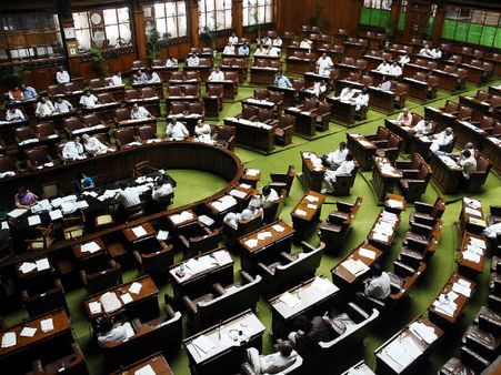 ലോക്‌സഭയില്‍ മലയാളികള്‍ താരങ്ങള്‍, നാണം കെടുത്താന്‍ അഹമ്മദ്