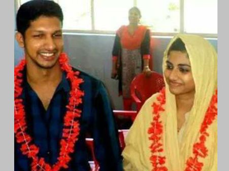 കേരളത്തിലെന്താ മുസ്ലീം പെണ്‍കുട്ടികള്‍ പ്രണയിക്കാന്‍ പാടില്ലേ...?