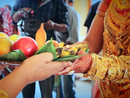 ഇനി കേരളത്തില്‍ കല്യാണപ്പട്ടിനും പായസത്തിനും വരെ നിയന്ത്രണം?