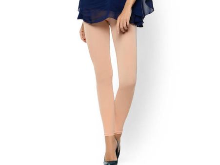 ലെഗിങ്‌സിട്ടവരെ വിമര്‍ശിച്ച്‌ കൂടേ?