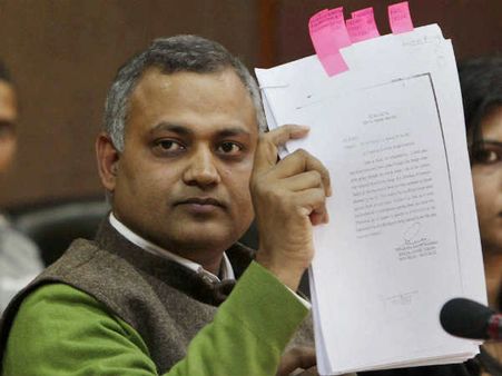 ഭാര്യയുടെ ആവശ്യം അമ്മയെ പുറത്താക്കലാണെന്ന് ആപ് നേതാവ് സോംനാഥ് ഭാരതി