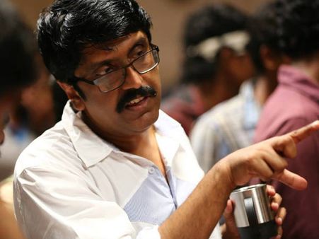 സുരേഷ് ഗോപിയ്ക്ക് പിന്തുണയുമായി ബി ഉണ്ണികൃഷ്ണന്‍