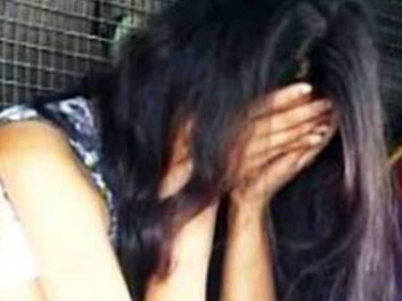 ഫ്ളാറ്റില്‍ പെണ്‍വാണിഭം; സ്ത്രീ അറസ്റ്റില്‍