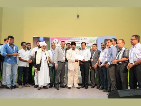 തീരദേശ റിലീഫിന് ദുബായ് കെ.എം.സി.സി 20 ലക്ഷം കൈമാറി