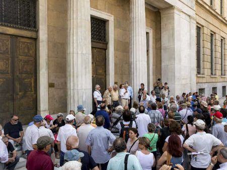 ഗ്രീസ് കടന്ന് ഇന്ത്യയിലേയ്ക്ക്, ലോകത്തിലേയ്ക്ക്...
