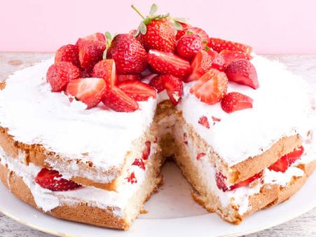 പിറന്നാള്‍ കേക്ക് കട്ടുതിന്നു, 9വയസുകാരനെ അമ്മയുടെ കാമുകന്‍ തല്ലിക്കൊന്നു