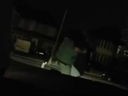 ആഹാരത്തിനു യാചിച്ചവരെ സെക്‌സ് ആക്ട് ചെയ്ത വീഡിയോ വിവാദമായി