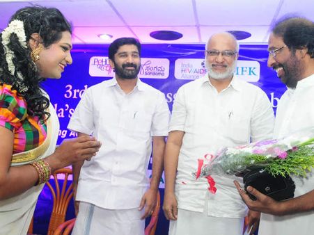 ഭിന്ന ലിംഗക്കാരുടെ അവകാശങ്ങള്‍ക്കായി ബേബിയും ബല്‍റാമും