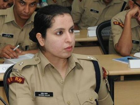 ഇതാ കശ്മീരിലെ 'മെറിന്‍ ജോസഫ്' ഐപിഎസ്... ഇനി ഐഎഎസ്?