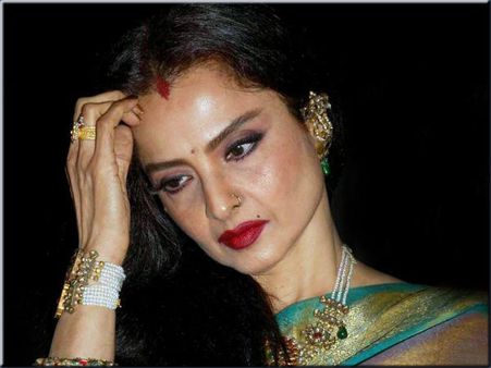 രേഖ സല്‍മാന്‍ ഖാന്റെ അമ്മയാകും