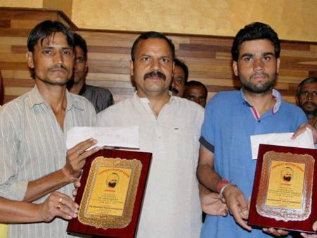 മുഹമ്മദ് നവീദിനെ പിടിച്ചവര്‍ ഇനി പോലീസാകും, പിന്നെ ശൗര്യ ചക്രയും