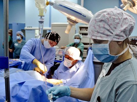 ഉയരം കൂട്ടാന്‍ ശസ്ത്രക്രിയ, ഒടുവില്‍ നടക്കാനാകാതെ പതിനേഴുകാരന്‍