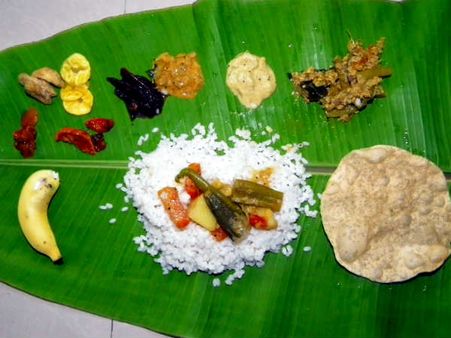 തിരുവനന്തപുരം മെഡിക്കല്‍ കൊളെജിലെ ഓപ്പറേഷന്‍ തീയേറ്ററില്‍ ഓണസദ്യ വിളന്പി, വീഡിയോ