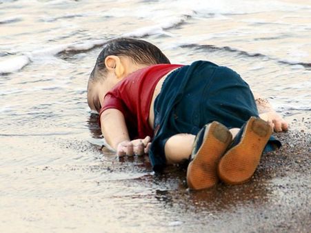 ലോകത്തെ കരയിച്ച ആ പിഞ്ചു കുഞ്ഞ്... ആരാണ് അയ്‌ലന്‍ കുര്‍ദി?