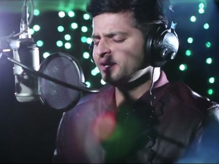 കളിക്കളത്തില്‍ നിന്നും പിന്നണി ഗാനരംഗത്തേക്ക്, സുരേഷ് റെയ്‌ന പാടുന്നു