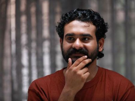 സിദ്ധാര്‍ത്ഥ് അമ്മയോട് പ്രതികരിച്ചു... പ്രാര്‍ത്ഥനയോടെ സിനിമാലോകം