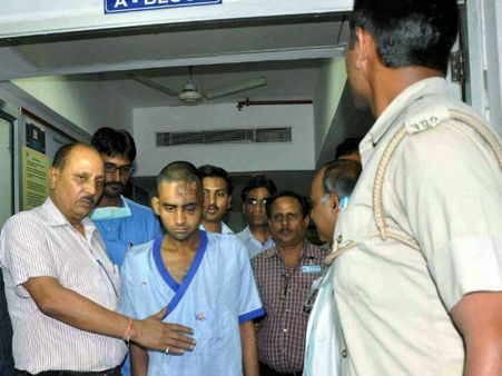 ദാദ്രിയില്‍ ആക്രമണം; പരിക്കേറ്റ യുവാവിനെ സൈനിക ആശുപത്രിയിലേക്ക് മാറ്റി