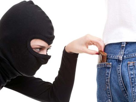 ദില്ലി മെട്രോ പോക്കറ്റടിയില്‍ അതിവിഗ്ധര്‍ സ്ത്രീകള്‍