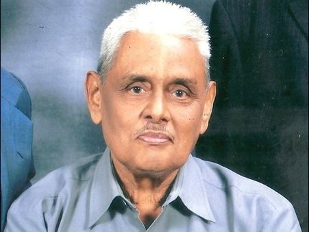 മഹര്‍ഷിമാരുടെ ആശ്രമത്തിലെത്തുന്നവര്‍ക്ക് കാളയുടെ മാംസം,ബീഫ് കഴിക്കുന്നതില്‍ തെറ്റില്ലെന്ന് എംജിഎസ്