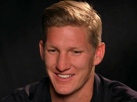 രൂപസാദൃശ്യവുമായി ചൈനീസ് നാസി പാവ; ഷ്വെയ്‌സ്‌നെഗര്‍ ഹര്‍ജി നല്‍കി