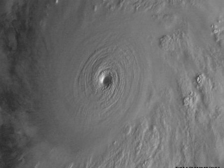 പെട്രീഷ്യ- അവള്‍ മെക്‌സിക്കോയെ ചുഴറ്റിയെറിയുമോ? ലോകത്തിലെ ഏറ്റവും ശക്തമായ ചുഴലിക്കാറ്റ്