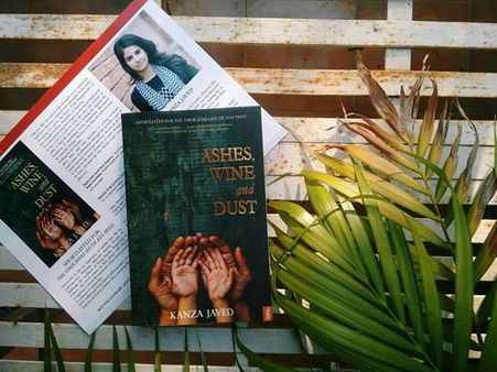 ഇന്ത്യ വിസ അനുവദിച്ചില്ലെങ്കിലെന്താ, പാക് എഴുത്തുകാരി സ്‌കെപ്പിലൂടെ പുസ്തകം പ്രകാശം ചെയ്തു