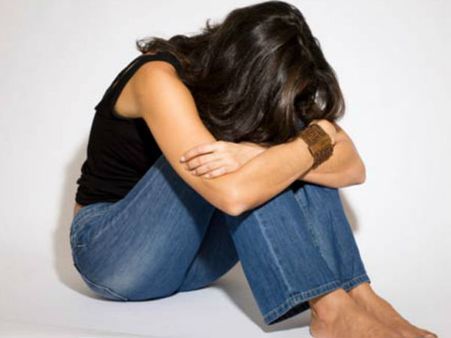 ക്ഷേത്രത്തിനകത്തുവെച്ച് പ്രായപൂര്‍ത്തിയാകാത്ത പത്തുവയസ്സുകാരിക്ക് പീഡനം