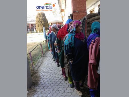 ബീഹാര്‍ തിരഞ്ഞെടുപ്പ് :നാലാംഘട്ട വോട്ടെടുപ്പ് ആരംഭിച്ചു