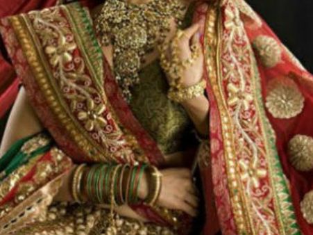 വധു തന്‍റെ സഹോദരിയാണെന്ന് വരന്‍ അറിഞ്ഞത് മധുവിധുവിനിടെ, അമ്മയുടെ അവിഹിതം മകന്‍റെ ജീവനെടുത്തു