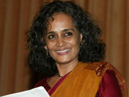 ഇത് അസഹിഷ്ണുതയല്ല, അരുന്ധതി റോയിയും പുരസ്‌കാരം തിരിച്ചു നല്‍കുന്നു