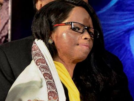 ആസിഡ് ആക്രമണത്തിന്റെ ഇര ലക്ഷ്മി അമ്മയായി