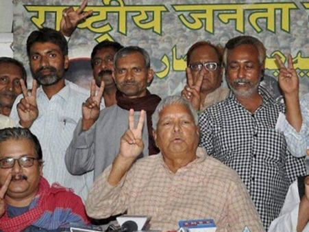 ബീഹാര്‍ തിരഞ്ഞെടുപ്പ് : വോട്ടെണ്ണല്‍ ആരംഭിച്ചു, ഇഞ്ചോടിഞ്ച് പോരാട്ടം, മഹാസഖ്യം മുന്നില്‍