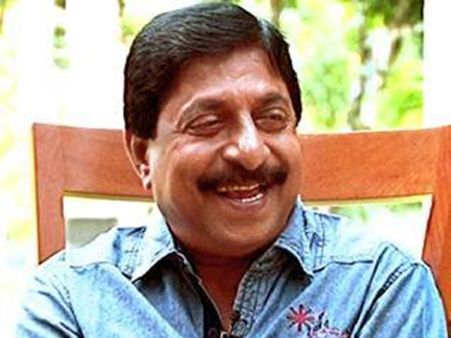 ജനങ്ങളുടെ കണ്ണില്‍ പൊടിയിടുന്നു, സര്‍ക്കാരിനെതിരെ നടന്‍ ശ്രീനിവാസന്‍ 