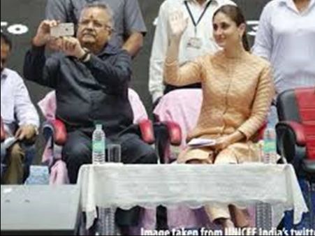 കരീനയുമൊത്ത് സെല്‍ഫി; ബിജെപി മുഖ്യമന്ത്രിക്ക് തലവേദന